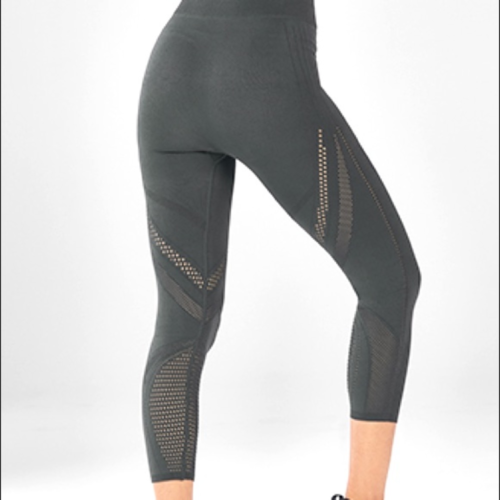 Fabletics high waisted sculpt knit mesh capri SOLD OUT xs black